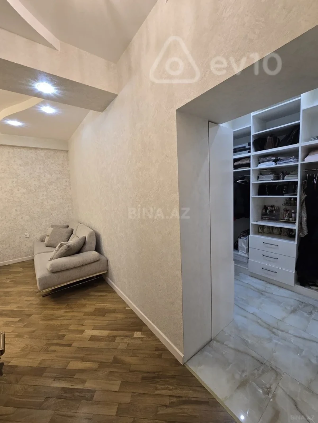 Kirayə verilir 3 otaqlı yeni tikili 115 m²