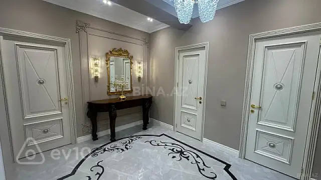 Kirayə verilir 3 otaqlı yeni tikili 135 m²