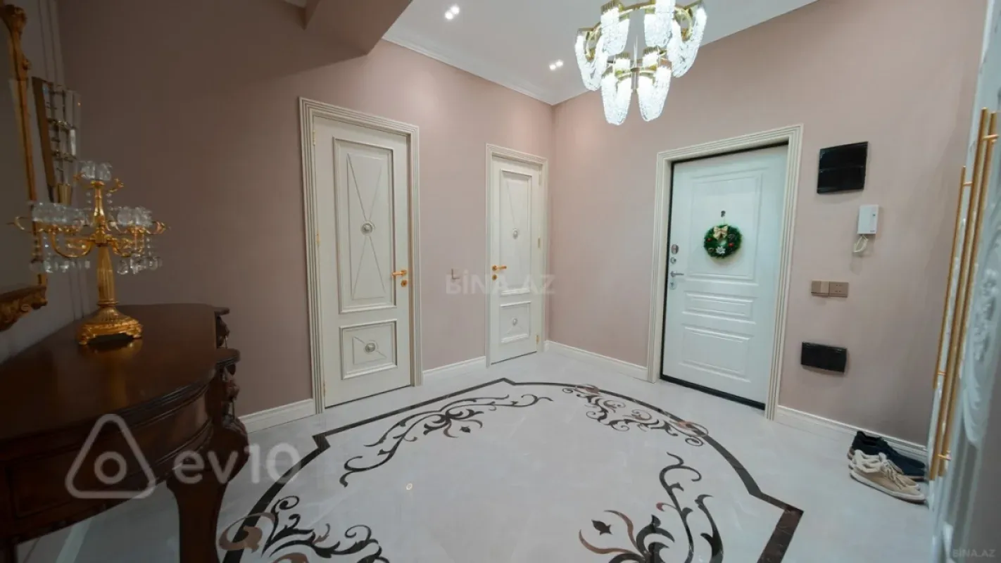 Kirayə verilir 3 otaqlı yeni tikili 135 m²