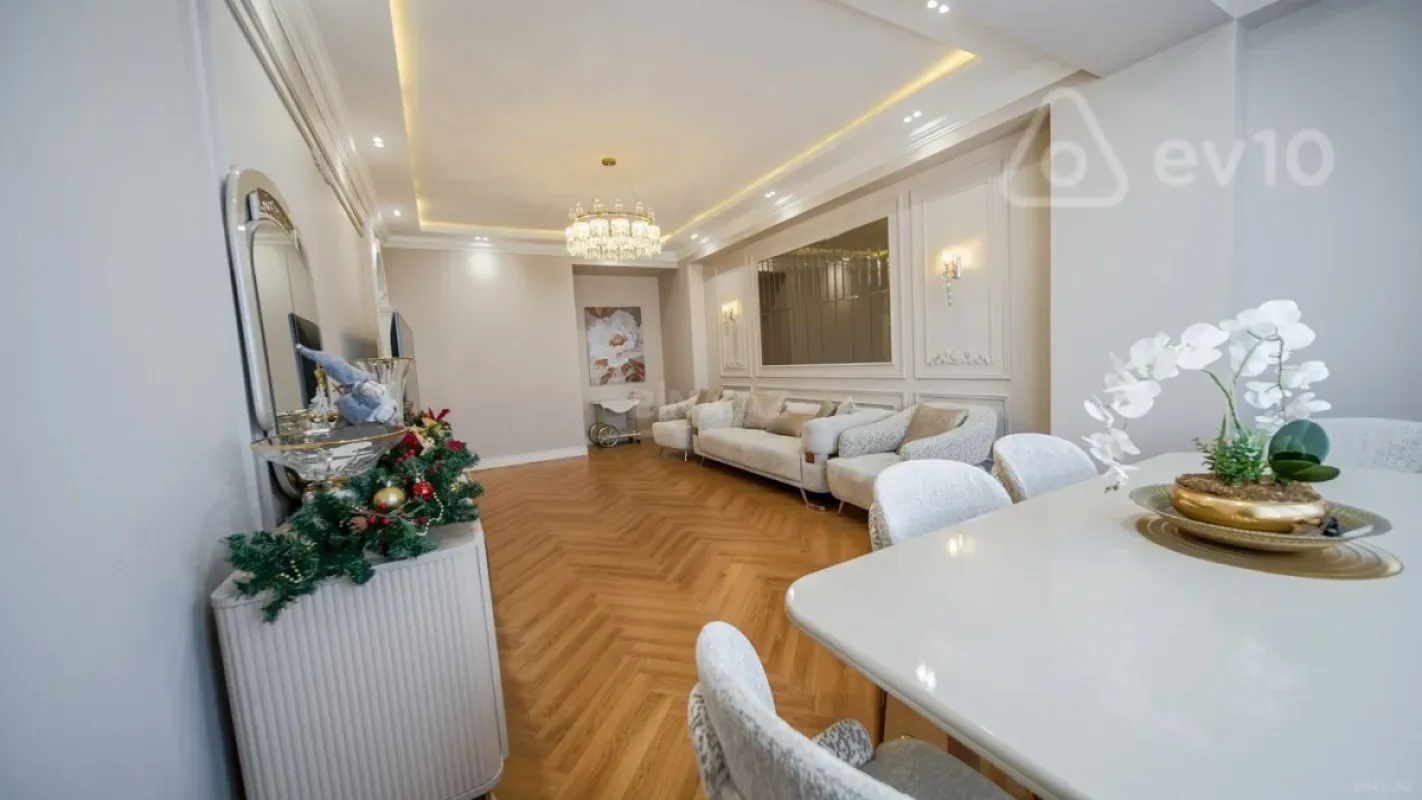 Kirayə verilir 3 otaqlı yeni tikili 135 m²