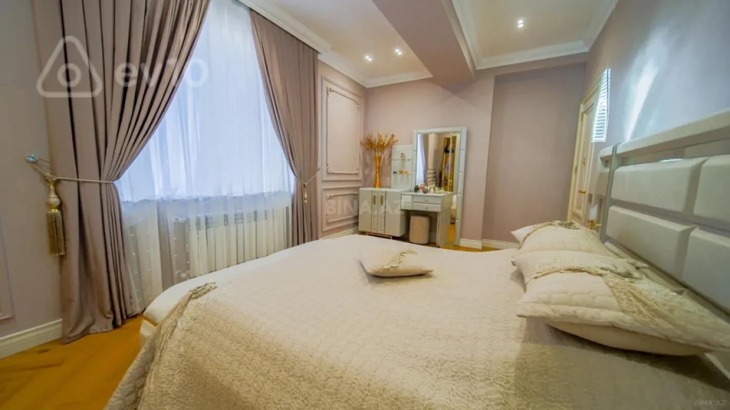 Kirayə verilir 3 otaqlı yeni tikili 135 m²