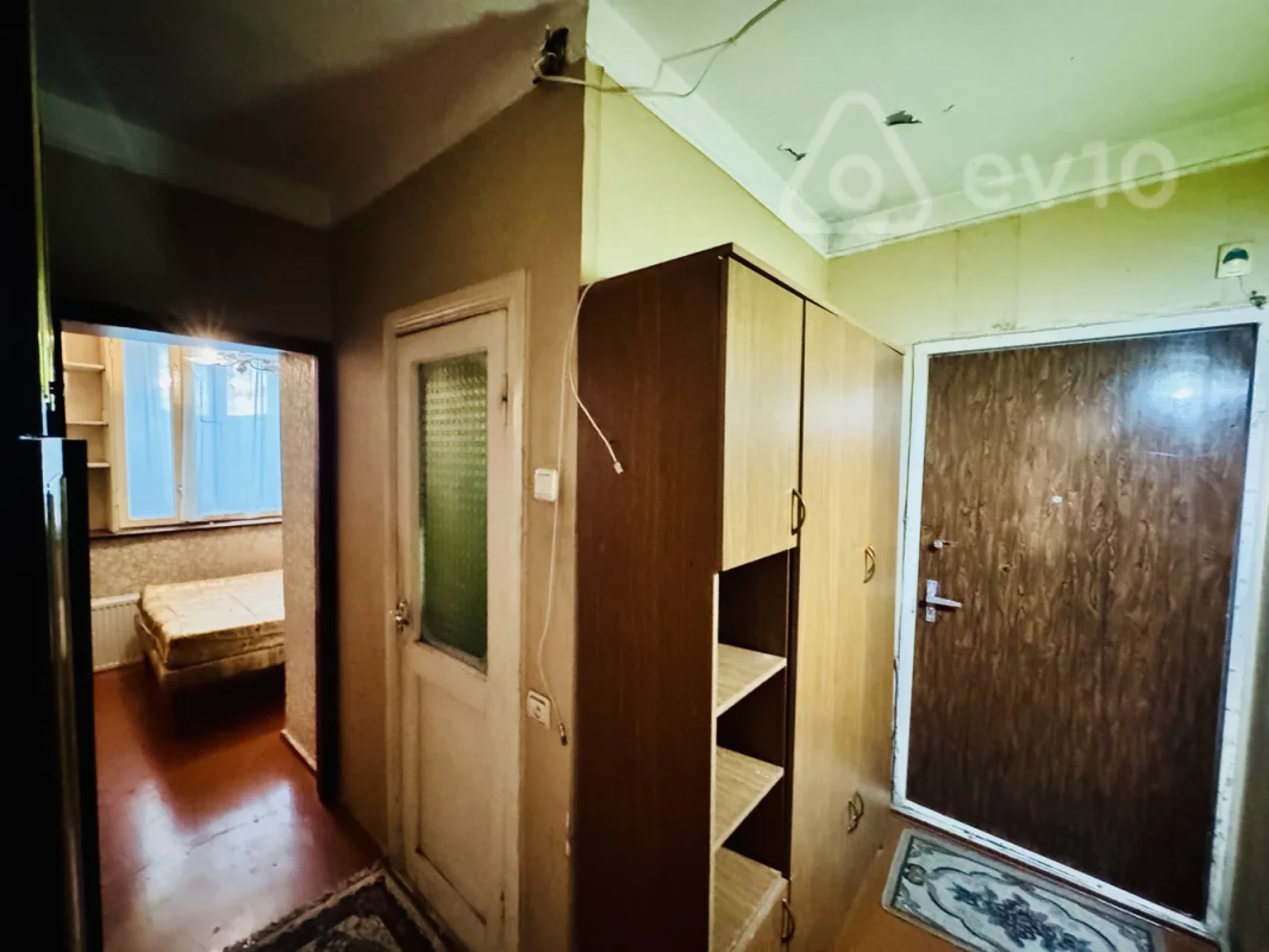 Satılır 2 otaqlı köhnə tikili 40 m²