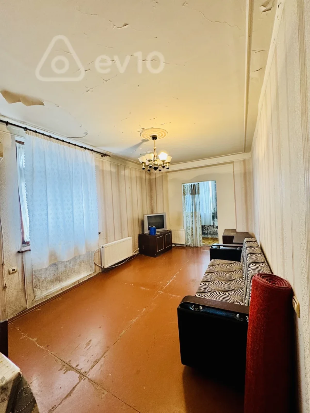 Satılır 2 otaqlı köhnə tikili 40 m²