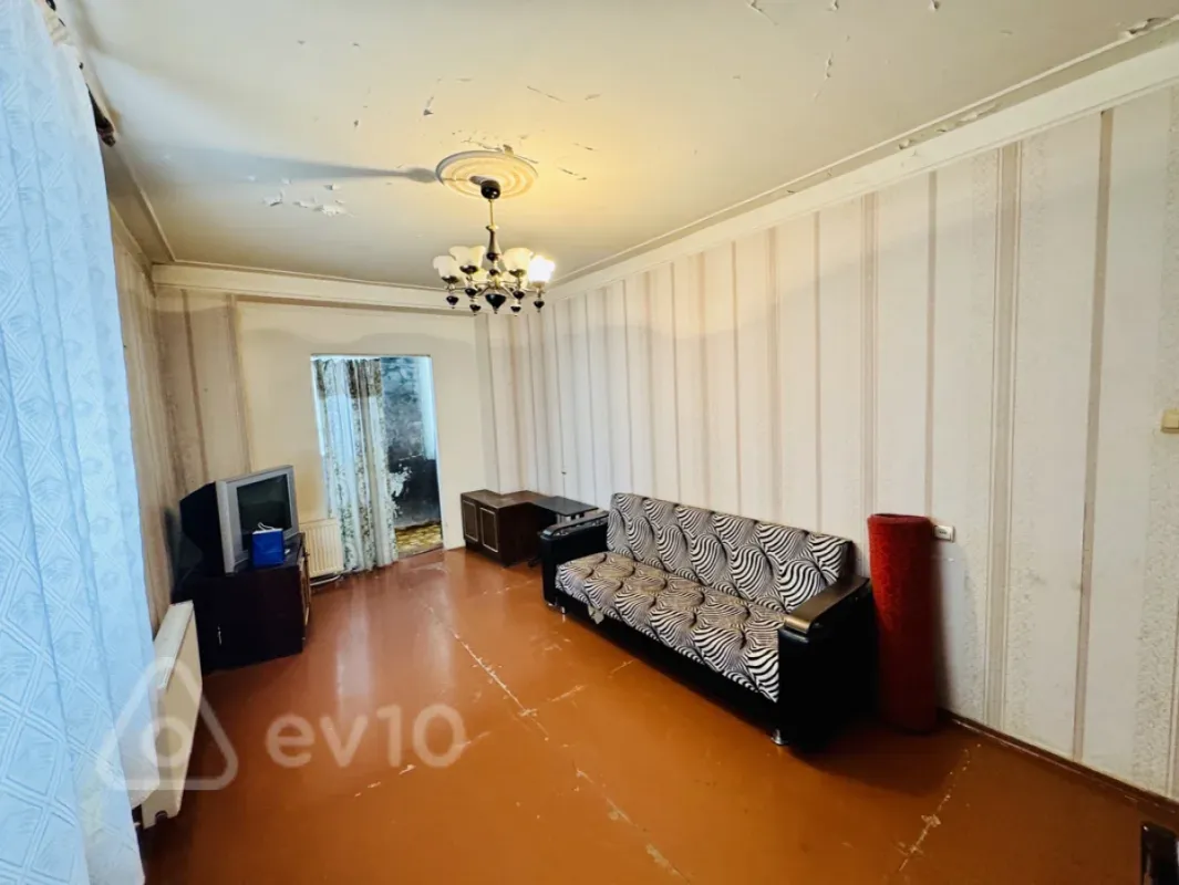 Satılır 2 otaqlı köhnə tikili 40 m²