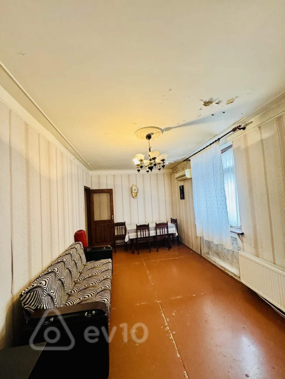 Satılır 2 otaqlı köhnə tikili 40 m²