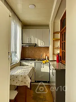 Kirayə verilir 3 otaqlı köhnə tikili 60 m²