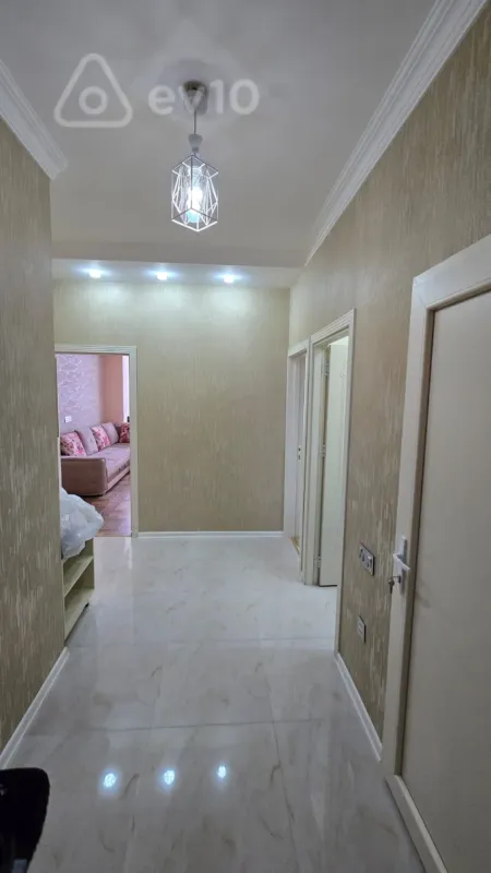 Kirayə verilir 2 otaqlı yeni tikili 65 m²