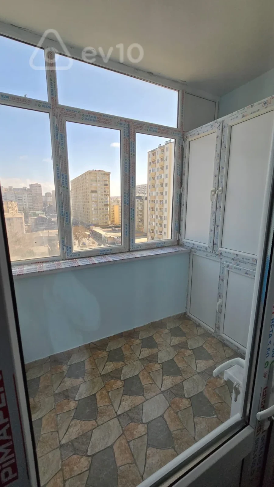 Kirayə verilir 2 otaqlı yeni tikili 65 m²