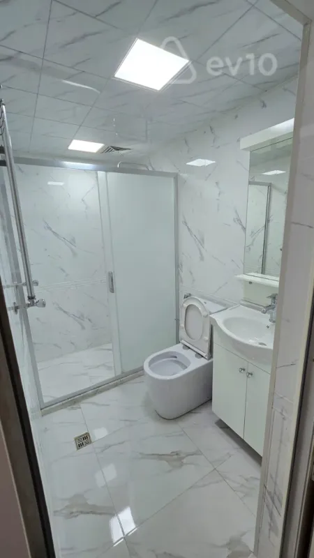 Kirayə verilir 2 otaqlı yeni tikili 65 m²