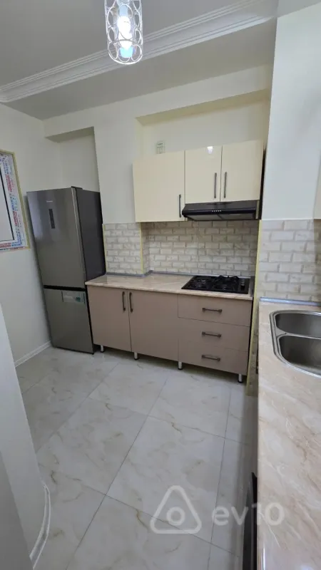 Kirayə verilir 2 otaqlı yeni tikili 65 m²