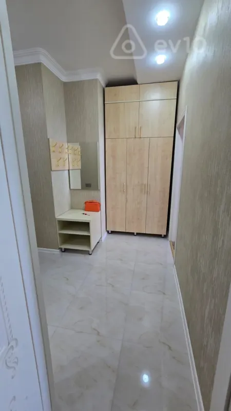Kirayə verilir 2 otaqlı yeni tikili 65 m²