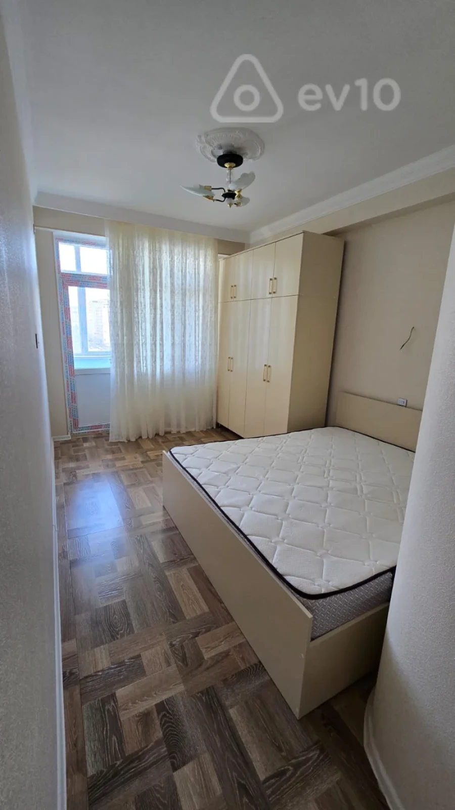 Kirayə verilir 2 otaqlı yeni tikili 65 m²