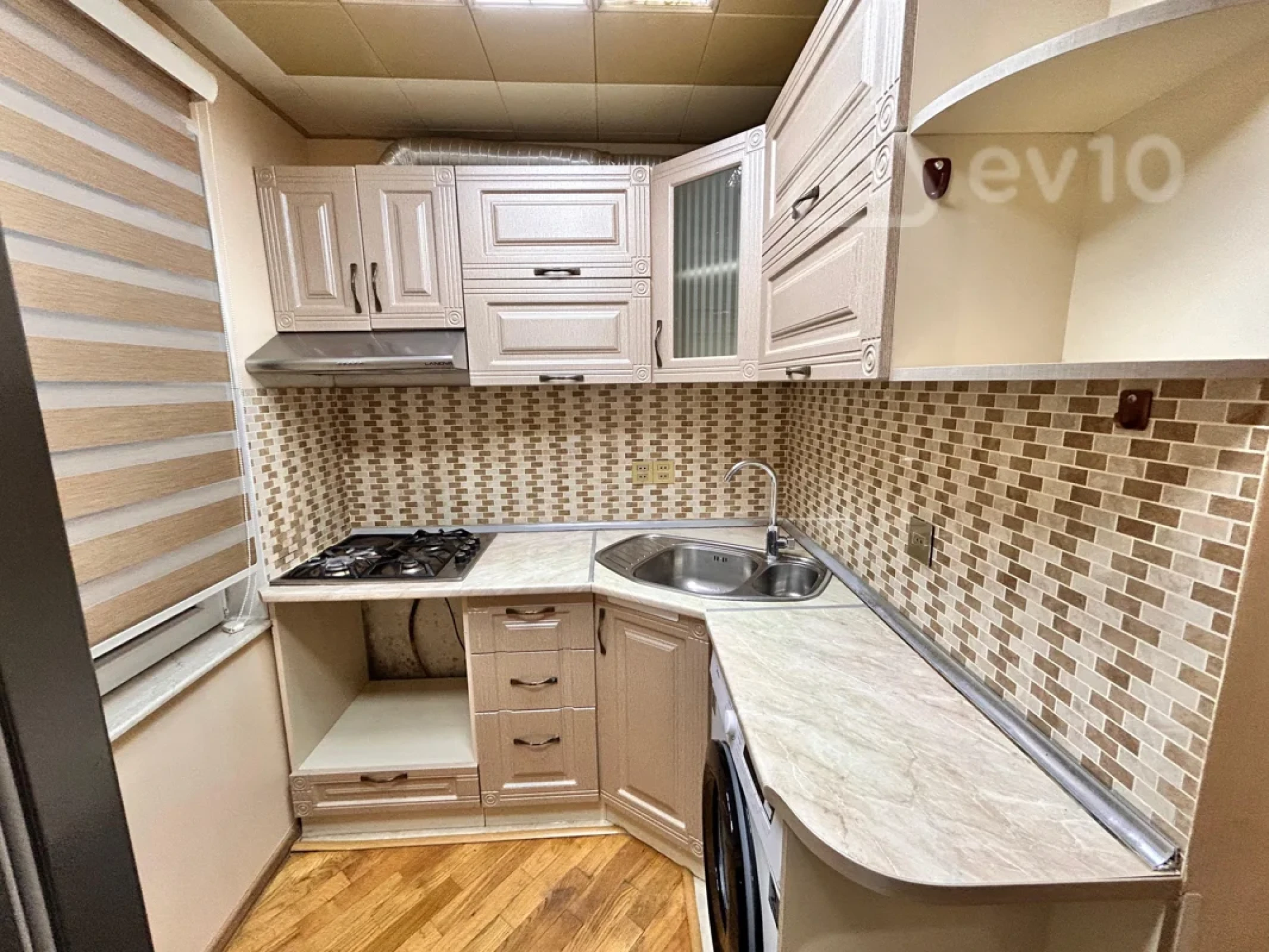 Kirayə verilir 3 otaqlı köhnə tikili 65 m²