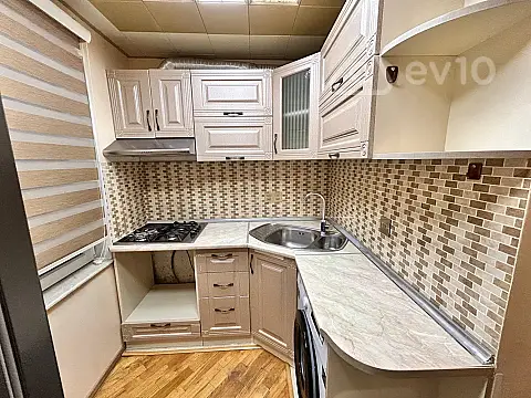 Kirayə verilir 3 otaqlı köhnə tikili 65 m²