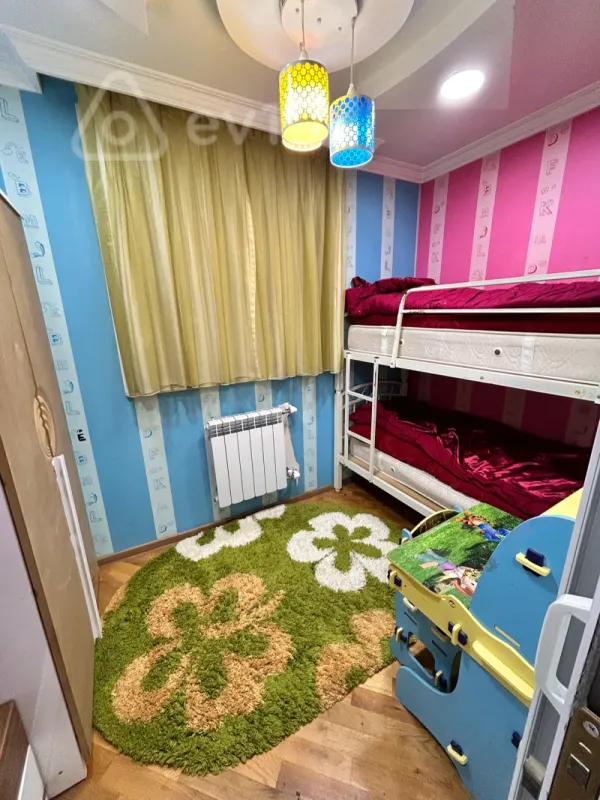 Kirayə verilir 3 otaqlı köhnə tikili 65 m²