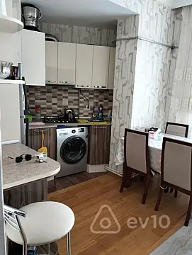 Kirayə verilir 2 otaqlı yeni tikili 50 m²