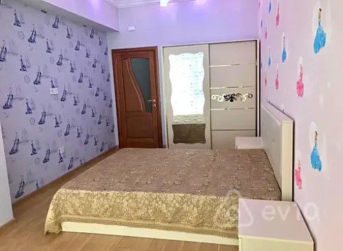 Kirayə verilir 4 otaqlı yeni tikili 185 m²