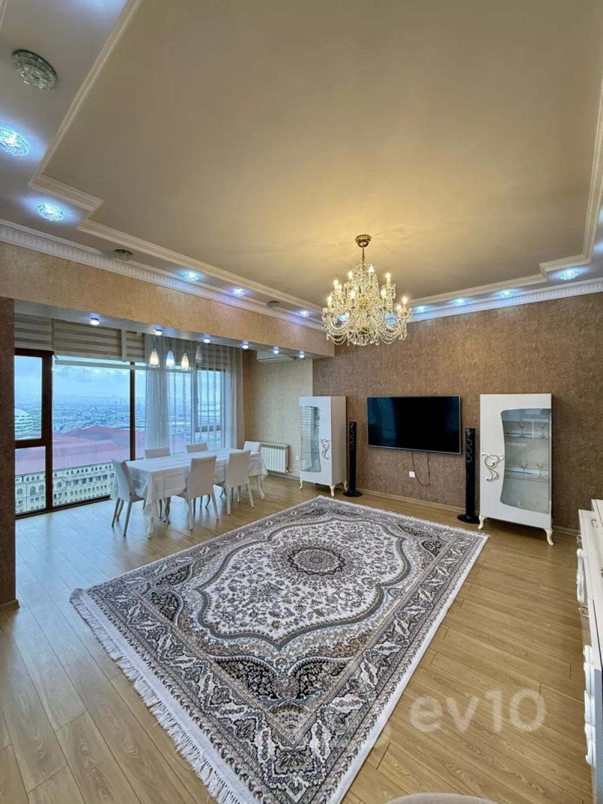 Kirayə verilir 4 otaqlı yeni tikili 185 m²