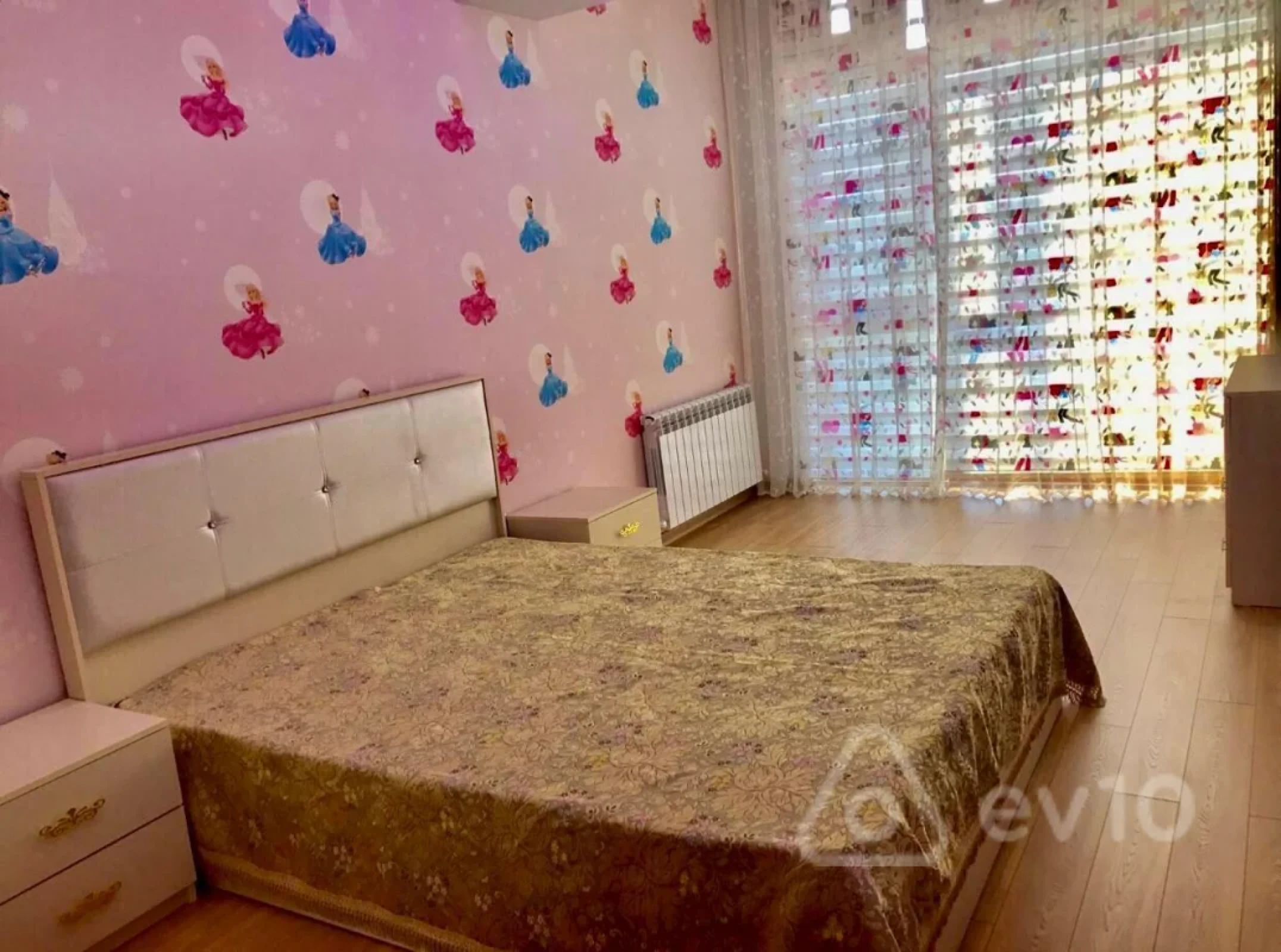 Kirayə verilir 4 otaqlı yeni tikili 185 m²