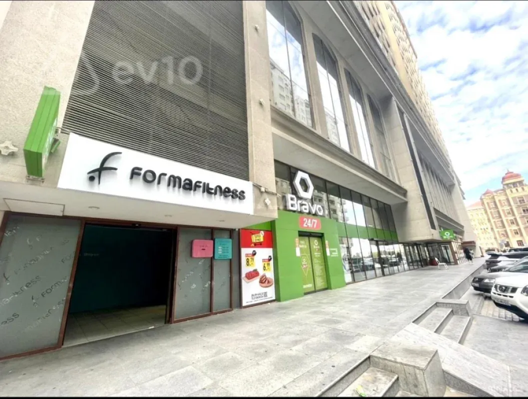 Kirayə verilir 4 otaqlı yeni tikili 185 m²