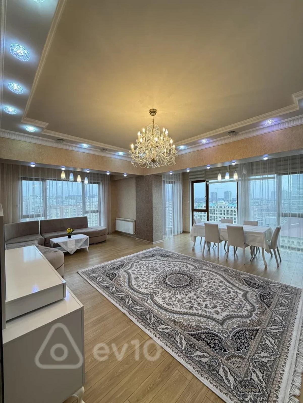 Kirayə verilir 4 otaqlı yeni tikili 185 m²