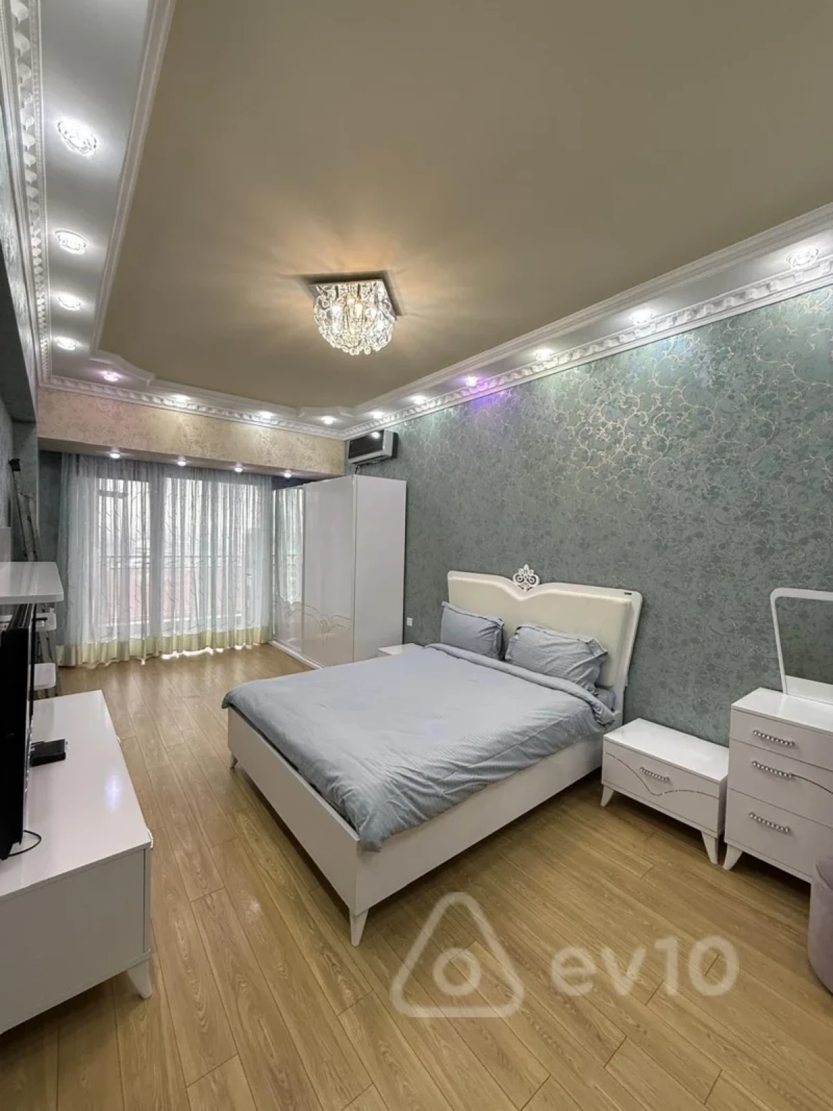 Kirayə verilir 4 otaqlı yeni tikili 185 m²