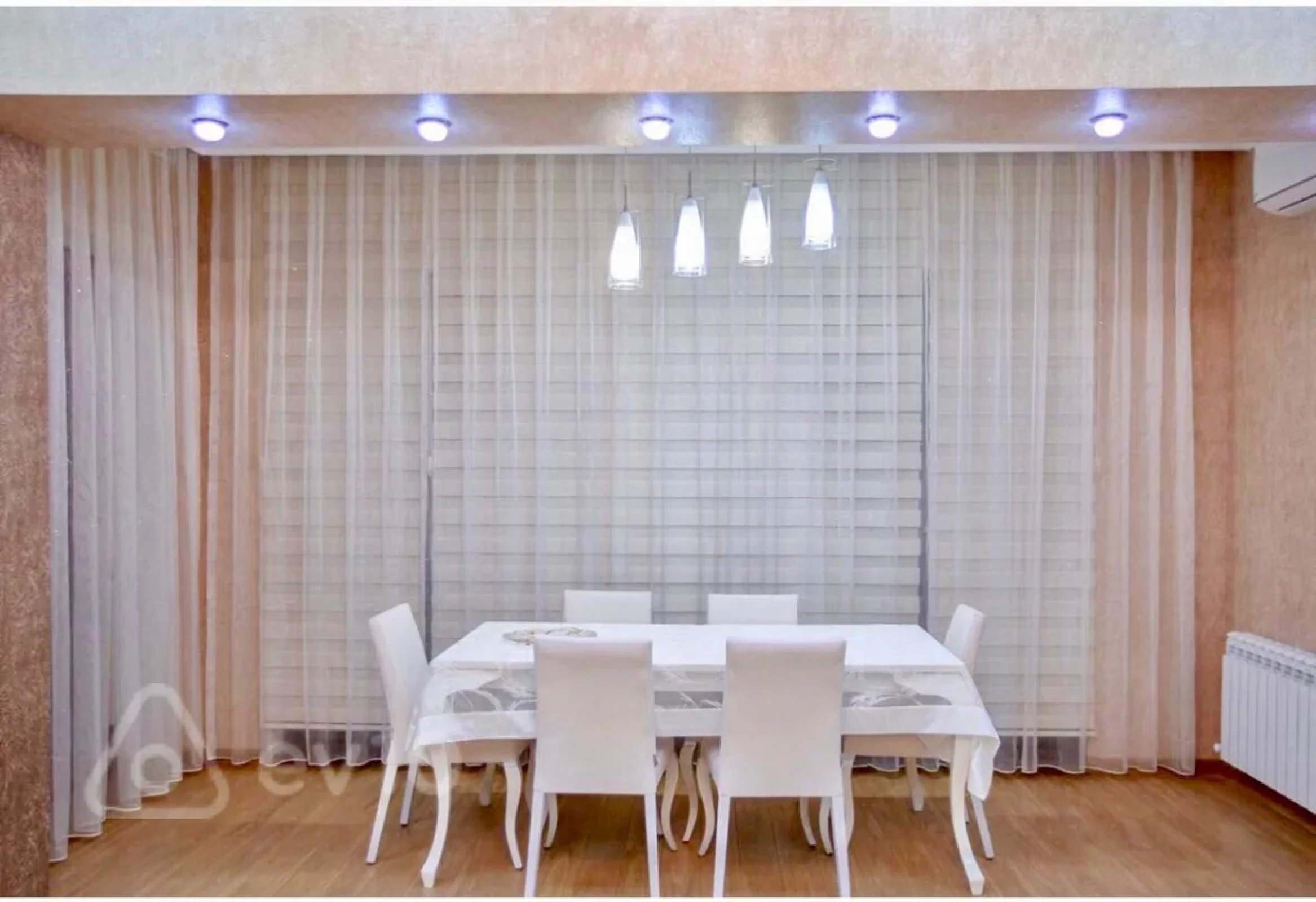 Kirayə verilir 4 otaqlı yeni tikili 185 m²