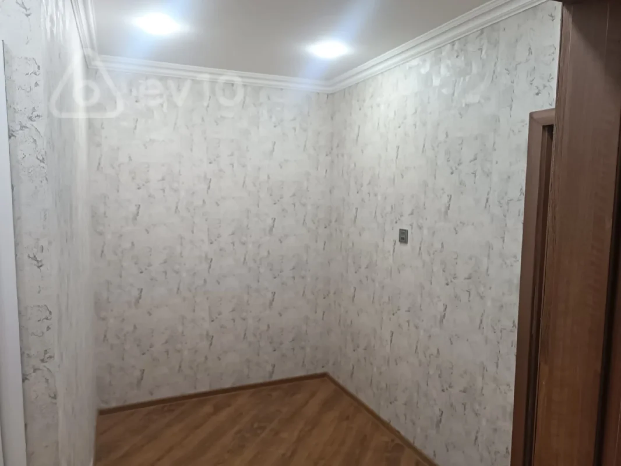 Kirayə verilir 2 otaqlı köhnə tikili 70 m²
