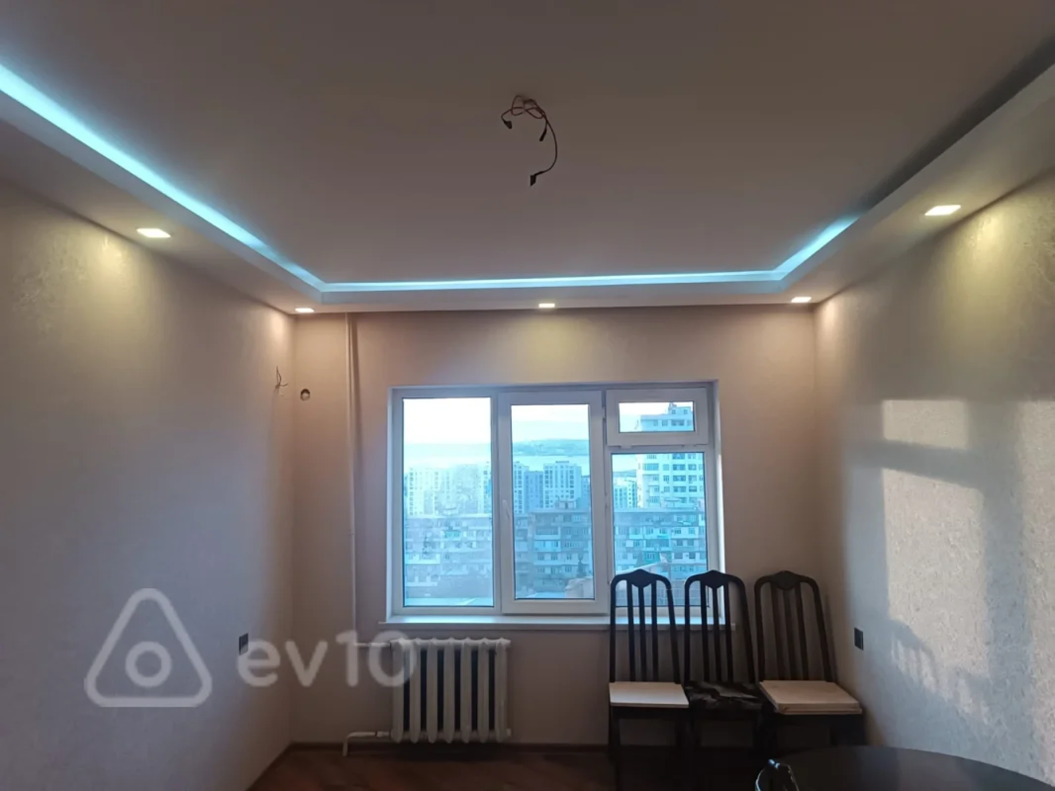 Kirayə verilir 2 otaqlı köhnə tikili 70 m²