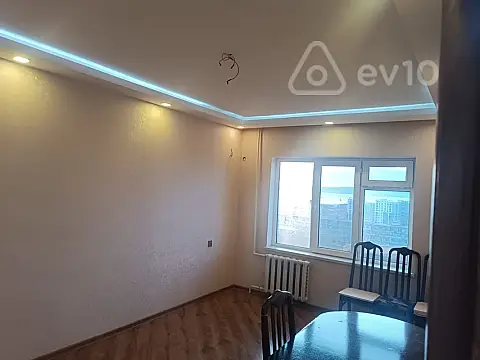 Kirayə verilir 2 otaqlı köhnə tikili 70 m²