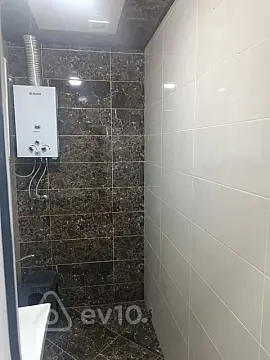 Kirayə verilir 2 otaqlı köhnə tikili 70 m²