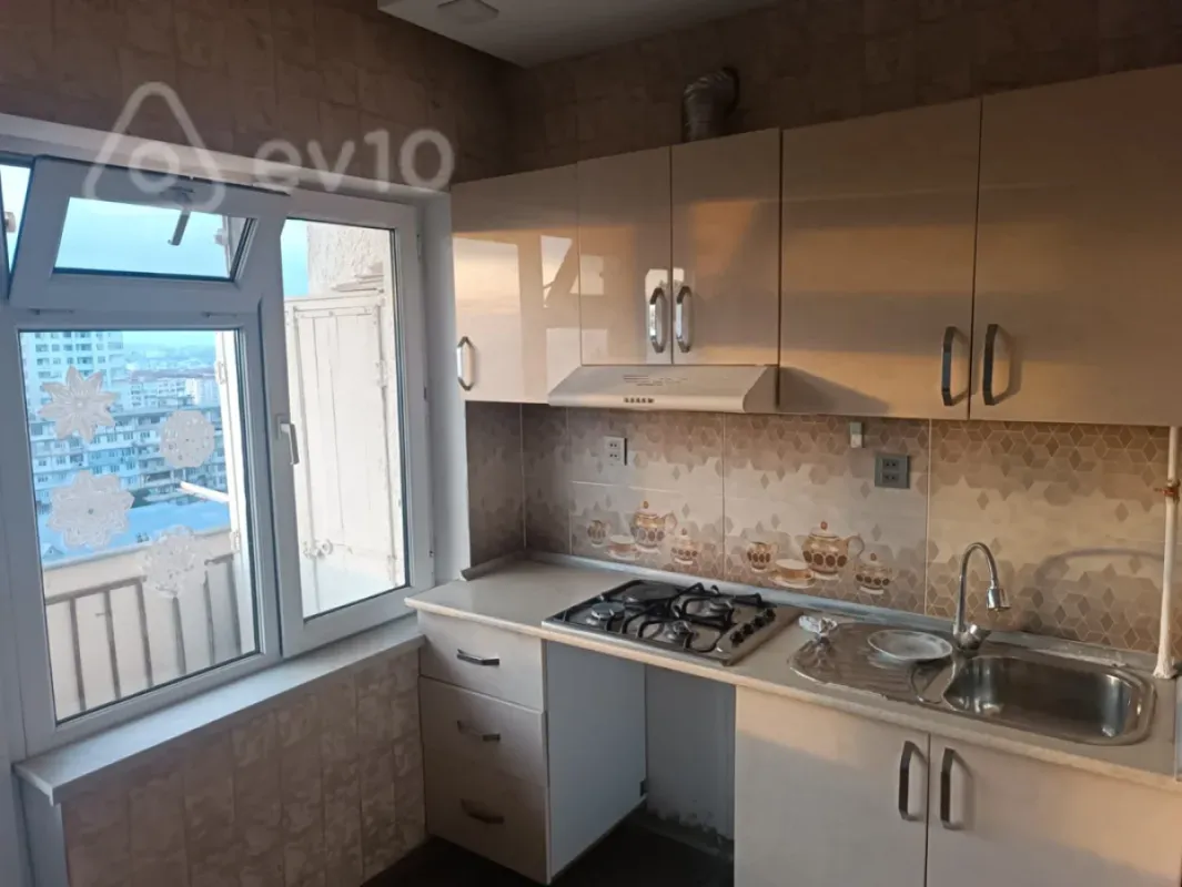 Kirayə verilir 2 otaqlı köhnə tikili 70 m²