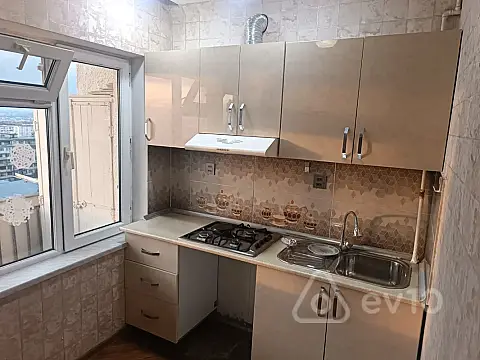 Kirayə verilir 2 otaqlı köhnə tikili 70 m²