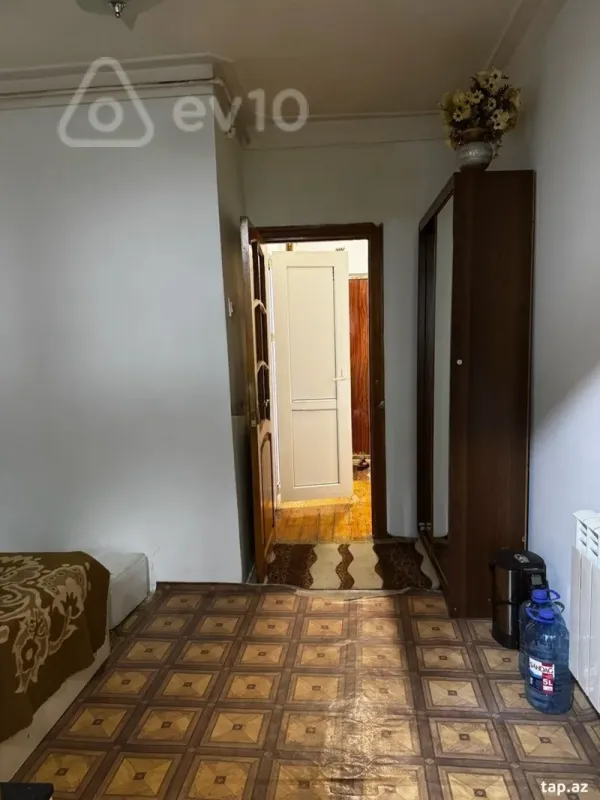 Kirayə verilir 3 otaqlı köhnə tikili 55 m²
