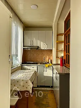 Kirayə verilir 3 otaqlı köhnə tikili 55 m²