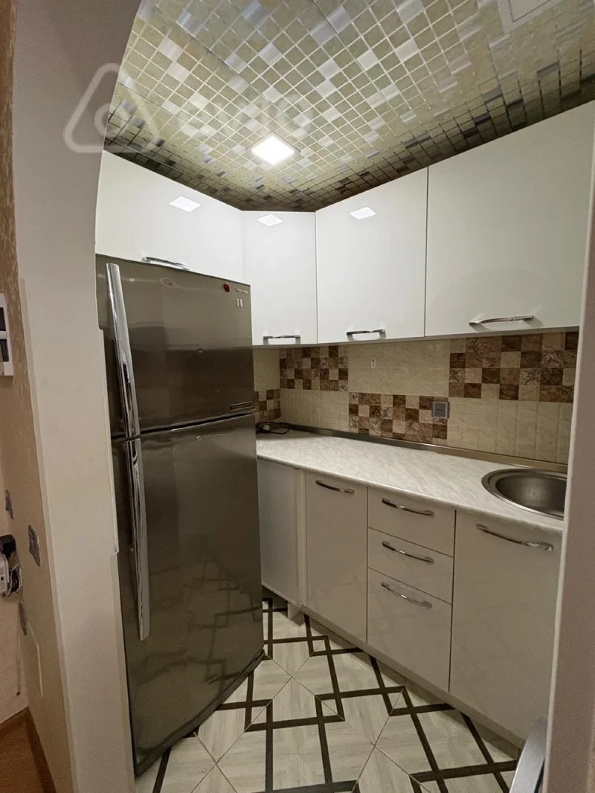 Kirayə verilir 2 otaqlı yeni tikili 60 m²