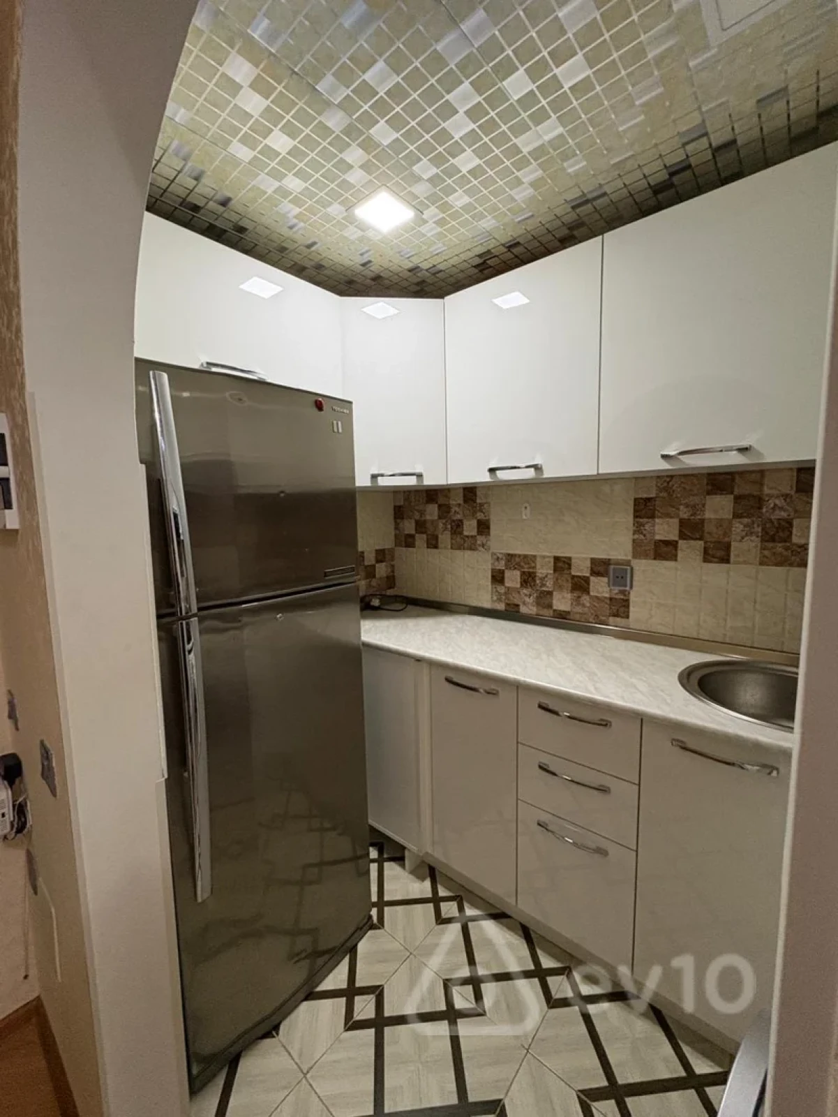 Kirayə verilir 2 otaqlı yeni tikili 65 m²
