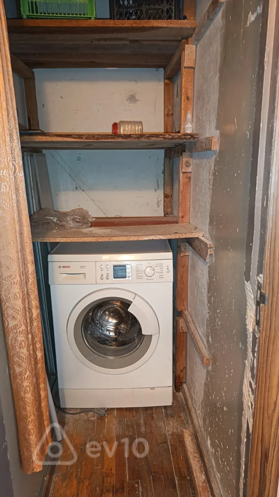 Kirayə verilir 2 otaqlı köhnə tikili 60 m²