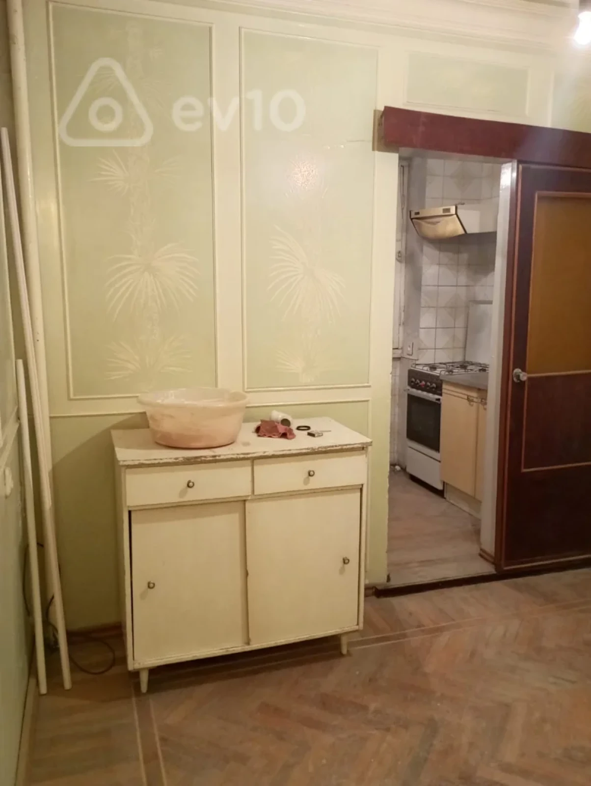 Kirayə verilir 2 otaqlı köhnə tikili 60 m²