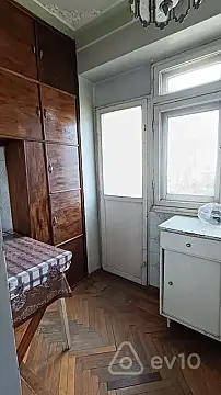 Kirayə verilir 2 otaqlı köhnə tikili 60 m²