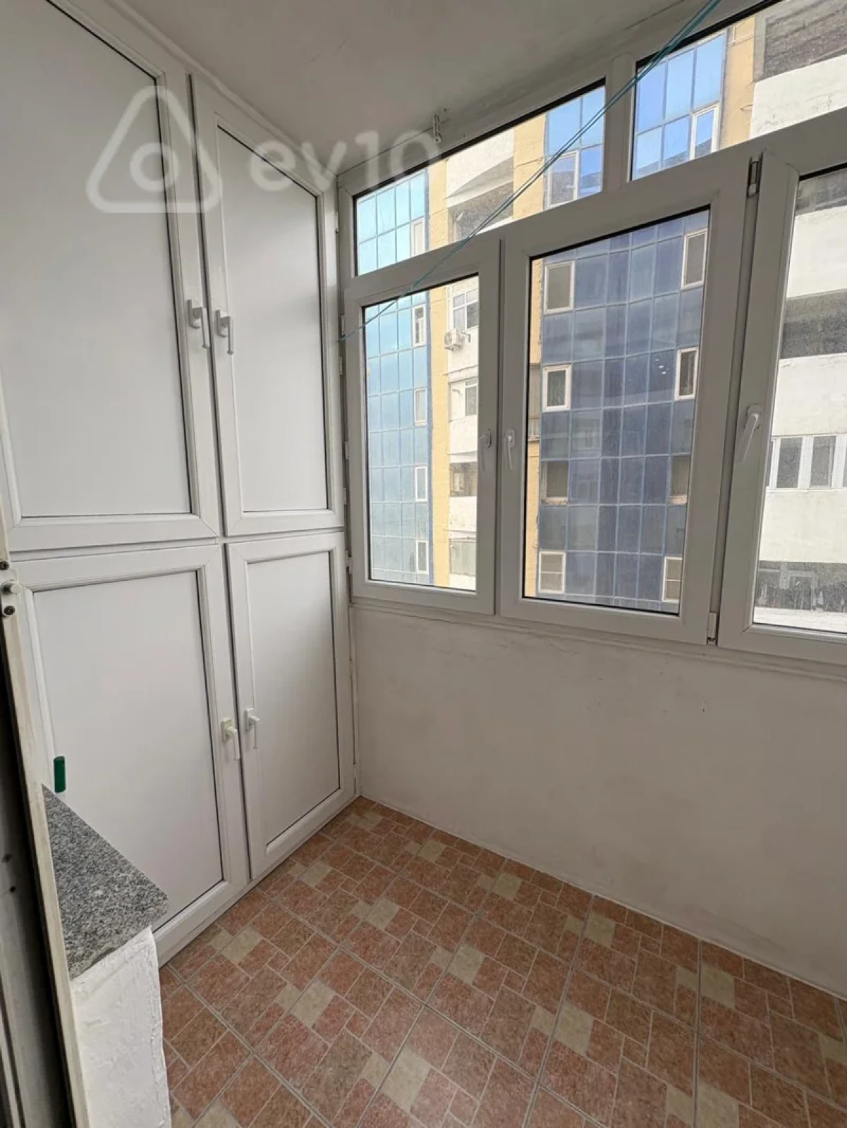 Kirayə verilir 2 otaqlı yeni tikili 70 m²