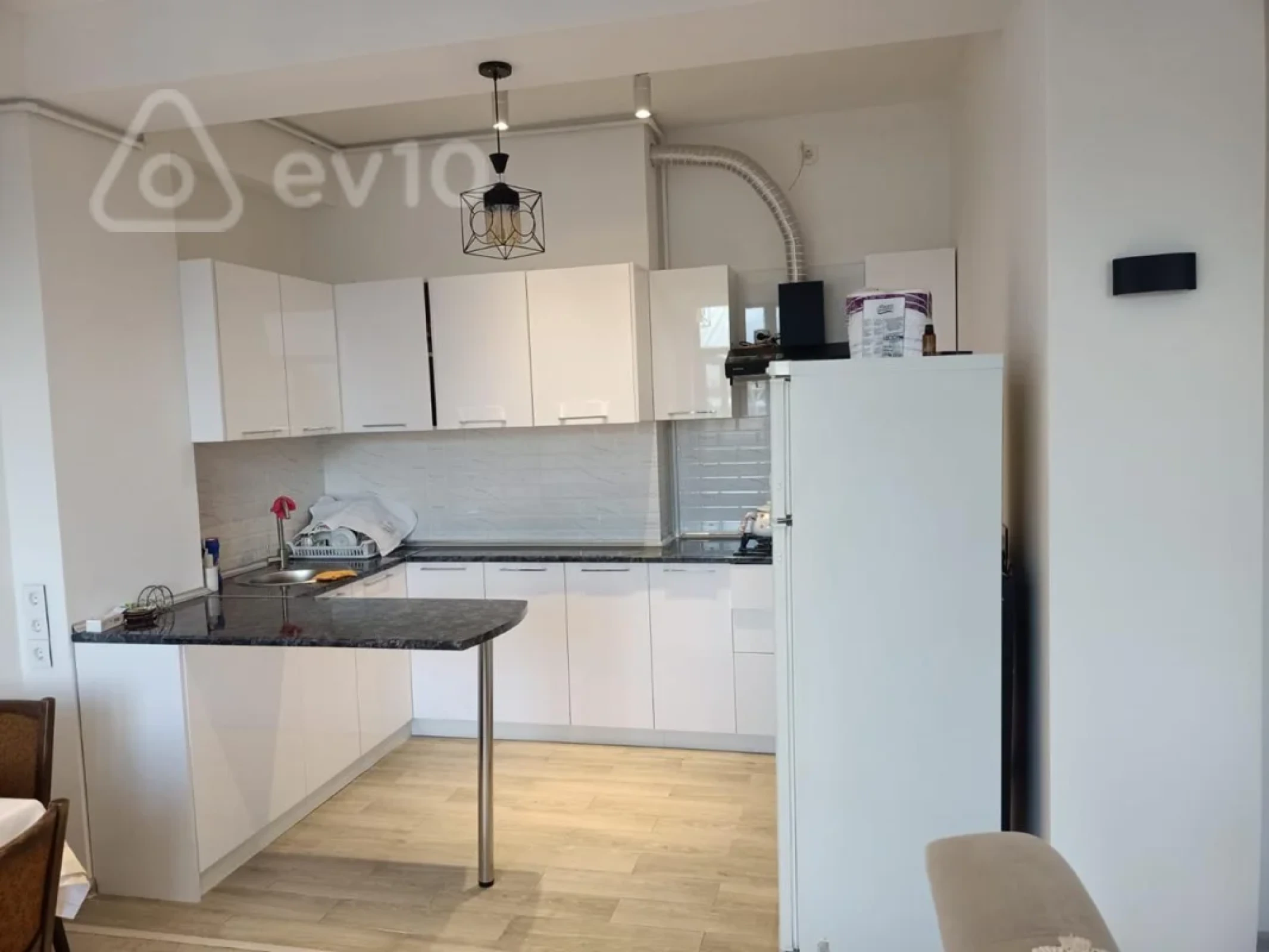 Kirayə verilir 2 otaqlı yeni tikili 60 m²