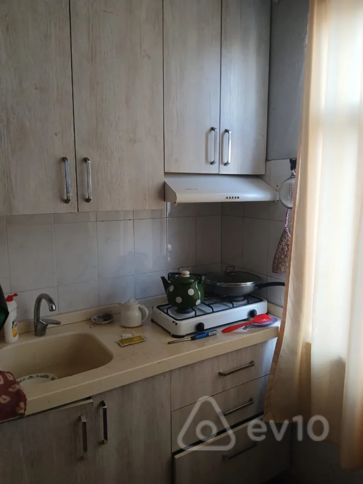 Satılır 3 otaqlı köhnə tikili 50 m²