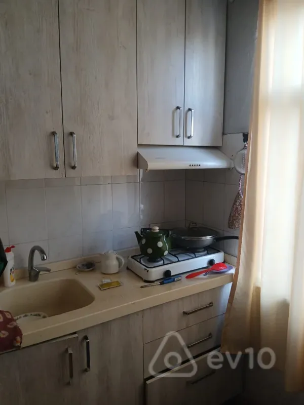 Satılır 3 otaqlı köhnə tikili 50 m²