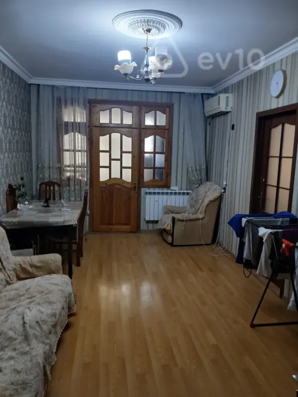 Satılır 3 otaqlı köhnə tikili 50 m²