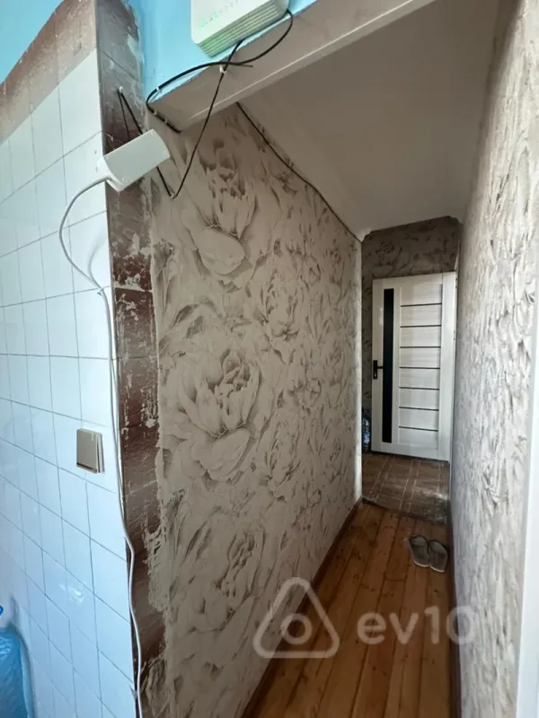 Satılır 2 otaqlı köhnə tikili 50 m²