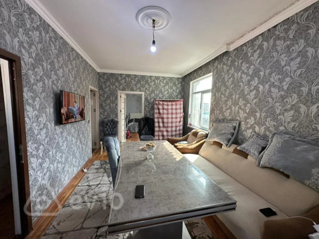 Satılır 2 otaqlı köhnə tikili 50 m²