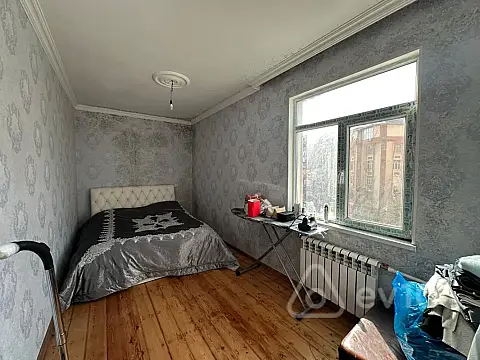 Satılır 2 otaqlı köhnə tikili 50 m²
