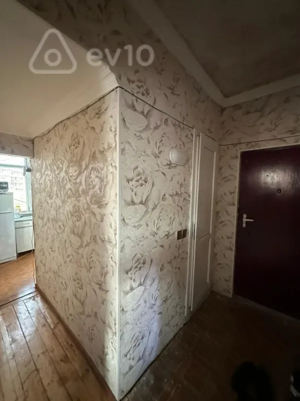 Satılır 2 otaqlı köhnə tikili 50 m²