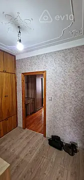 Kirayə verilir 2 otaqlı köhnə tikili 50 m²